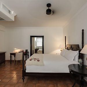 Chambre Accessible aux Personnes à Mobilité Réduite Lit King-Size
