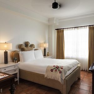Chambre Accessible aux Personnes à Mobilité Réduite Lit Queen-Size